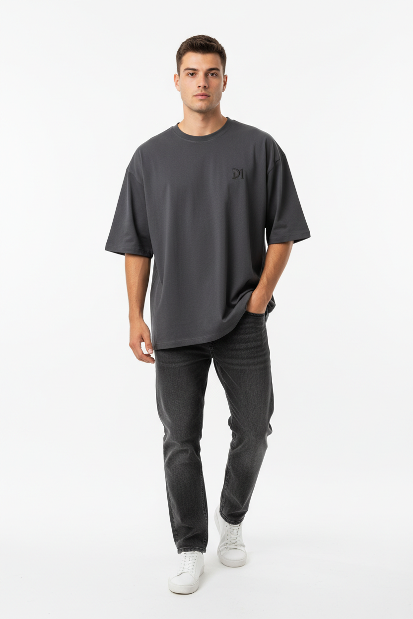 Modelo - Frontal Gris Oversize